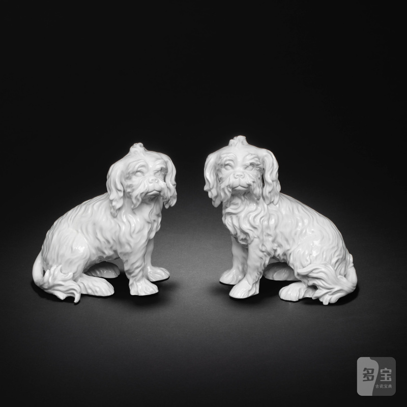 A rare pair of Frankenthal models of seated Bolognese hounds, circa 1765-77 - 图5